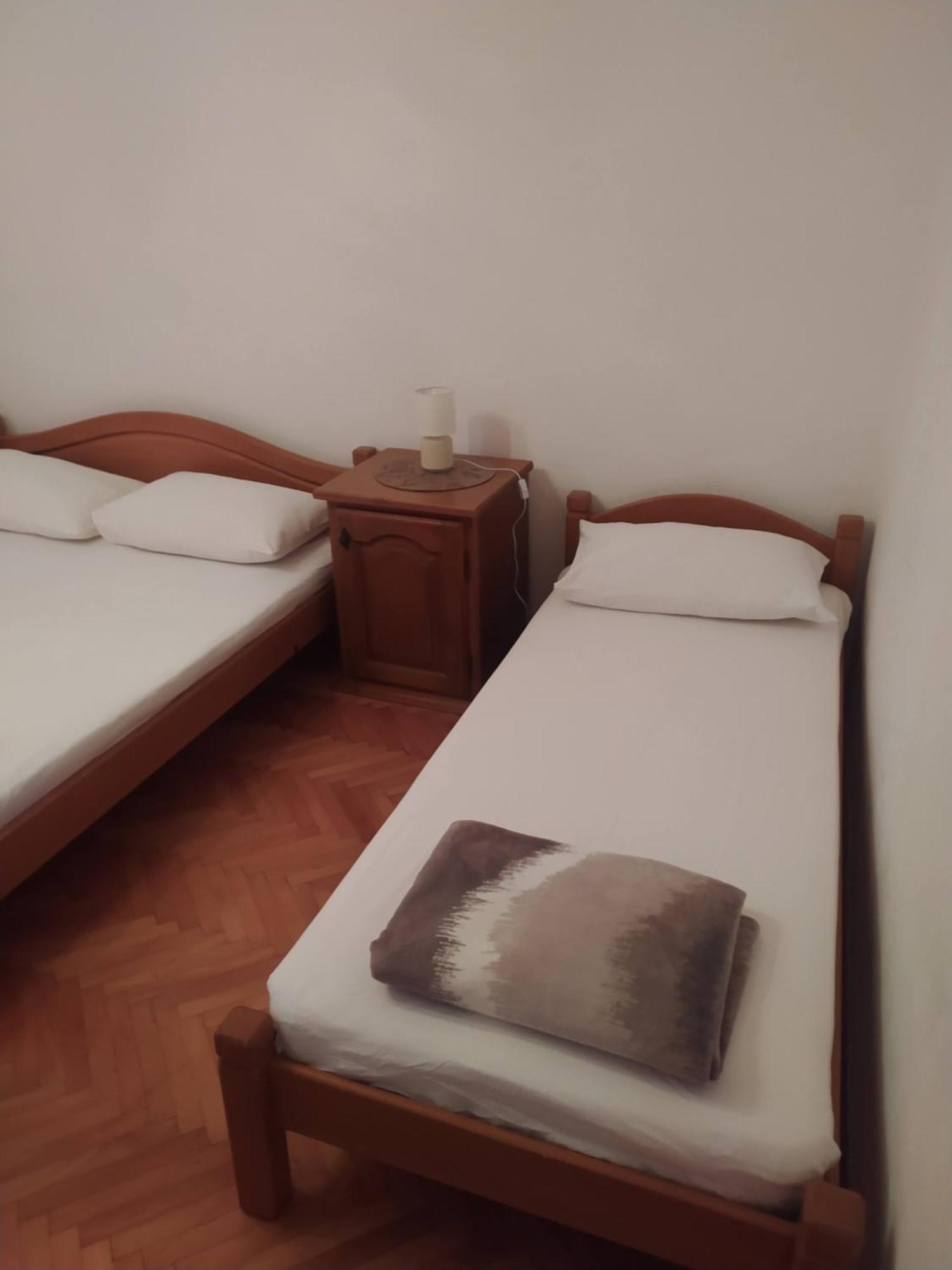 Apartments Ticinovic Omis Bagian luar foto