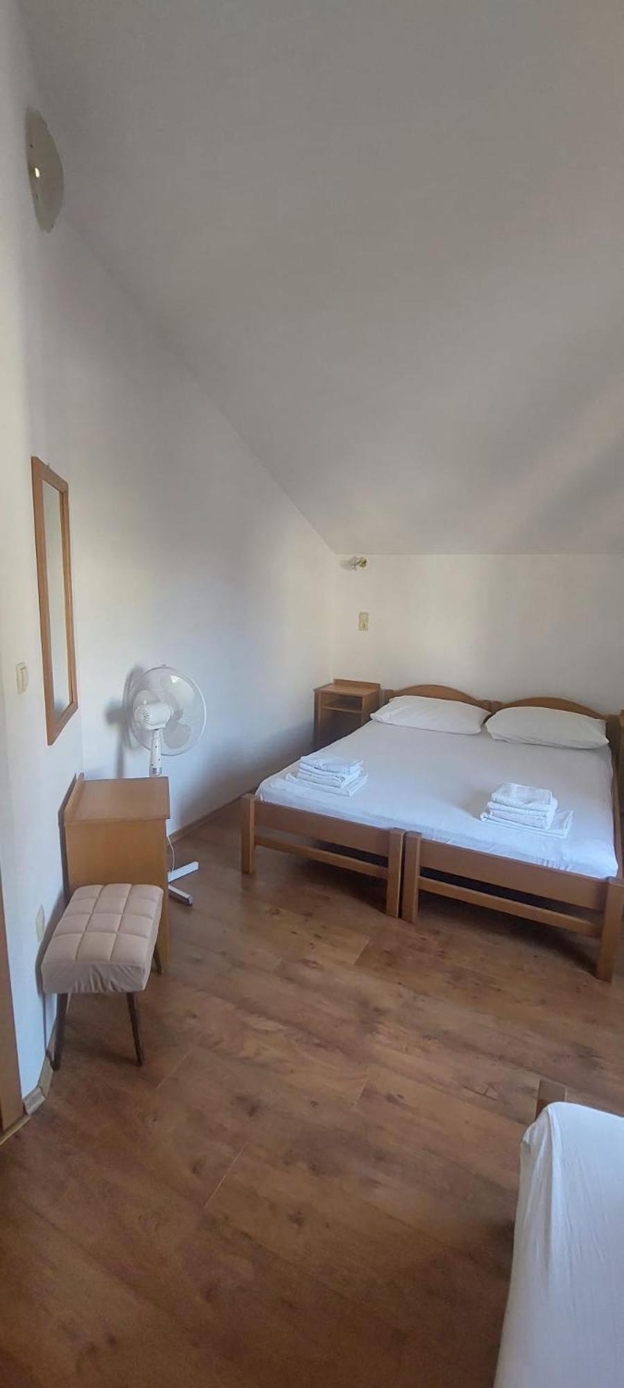 Apartments Ticinovic Omis Bagian luar foto