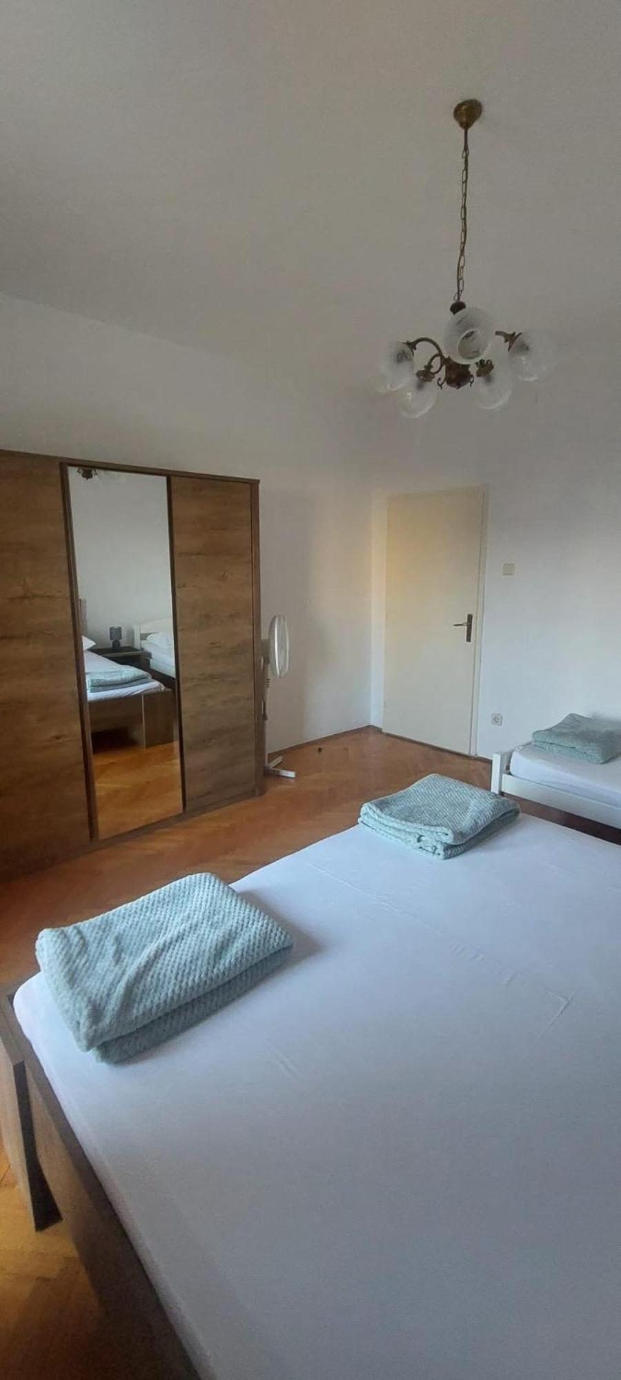 Apartments Ticinovic Omis Bagian luar foto