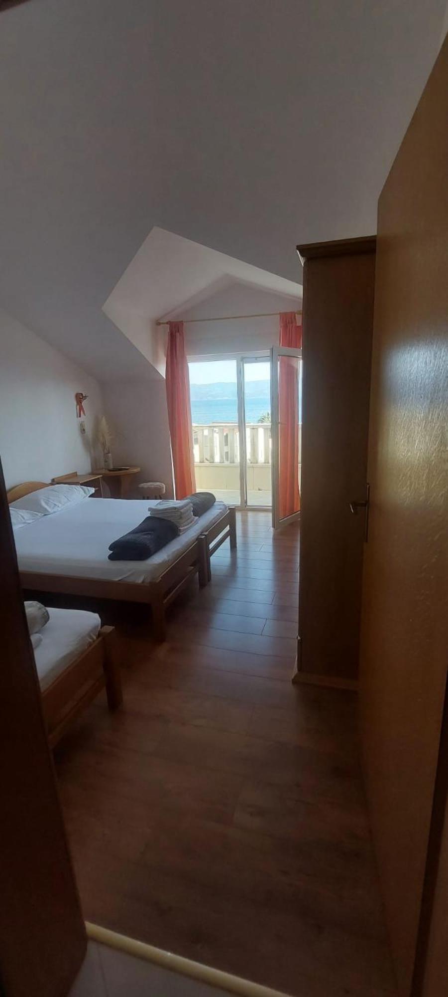 Apartments Ticinovic Omis Bagian luar foto