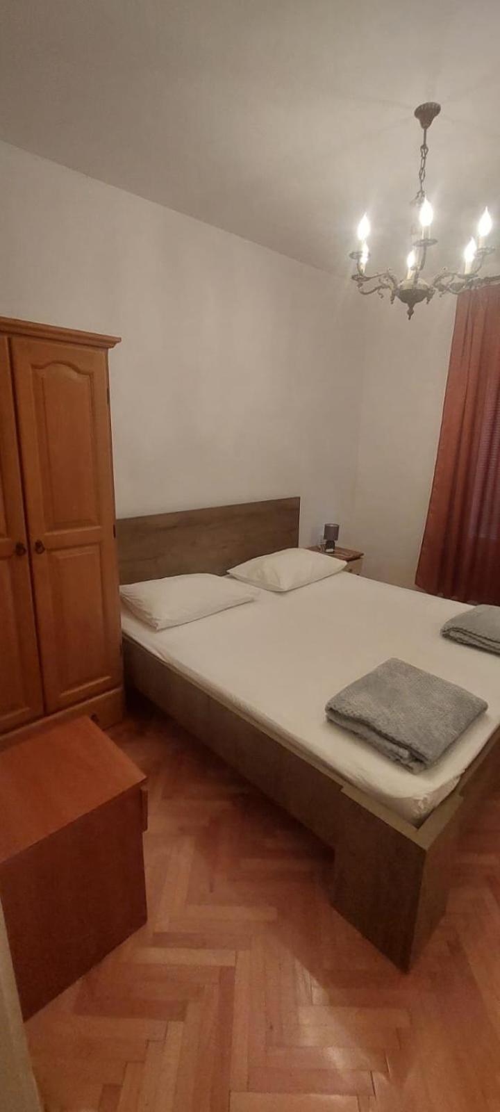 Apartments Ticinovic Omis Bagian luar foto