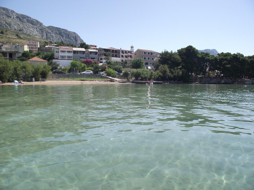 Apartments Ticinovic Omis Bagian luar foto