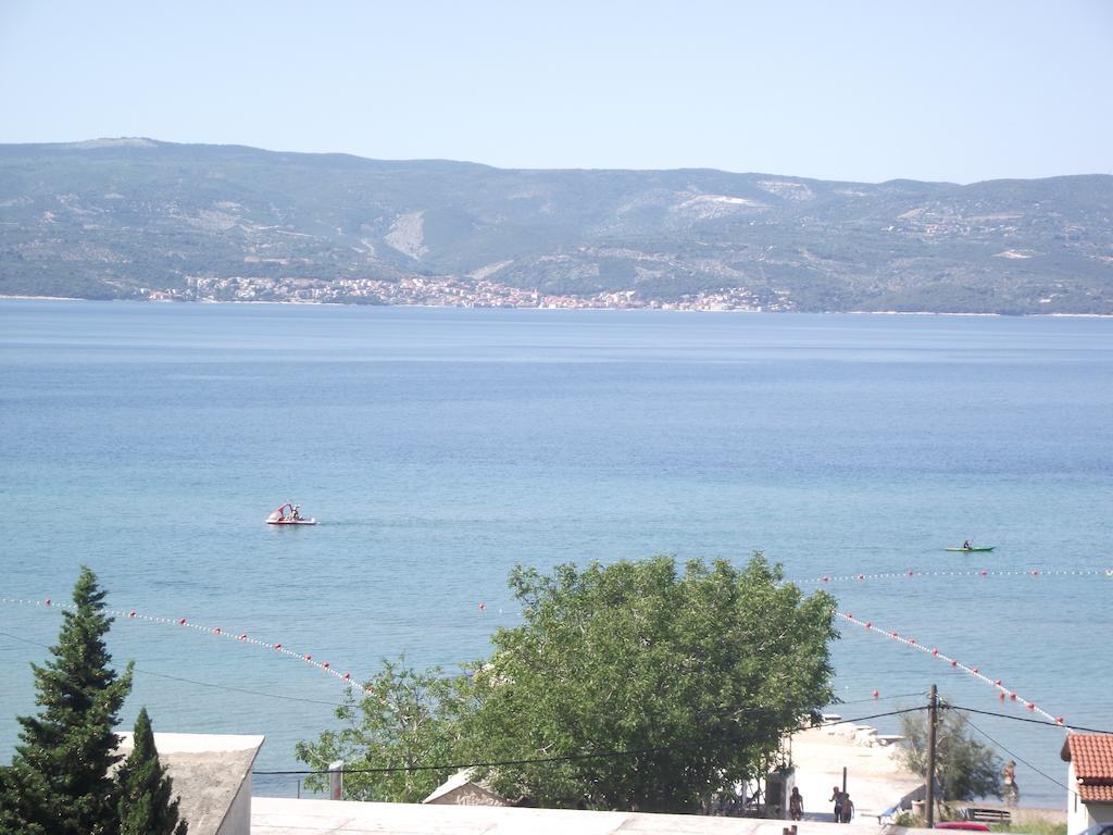 Apartments Ticinovic Omis Ruang foto