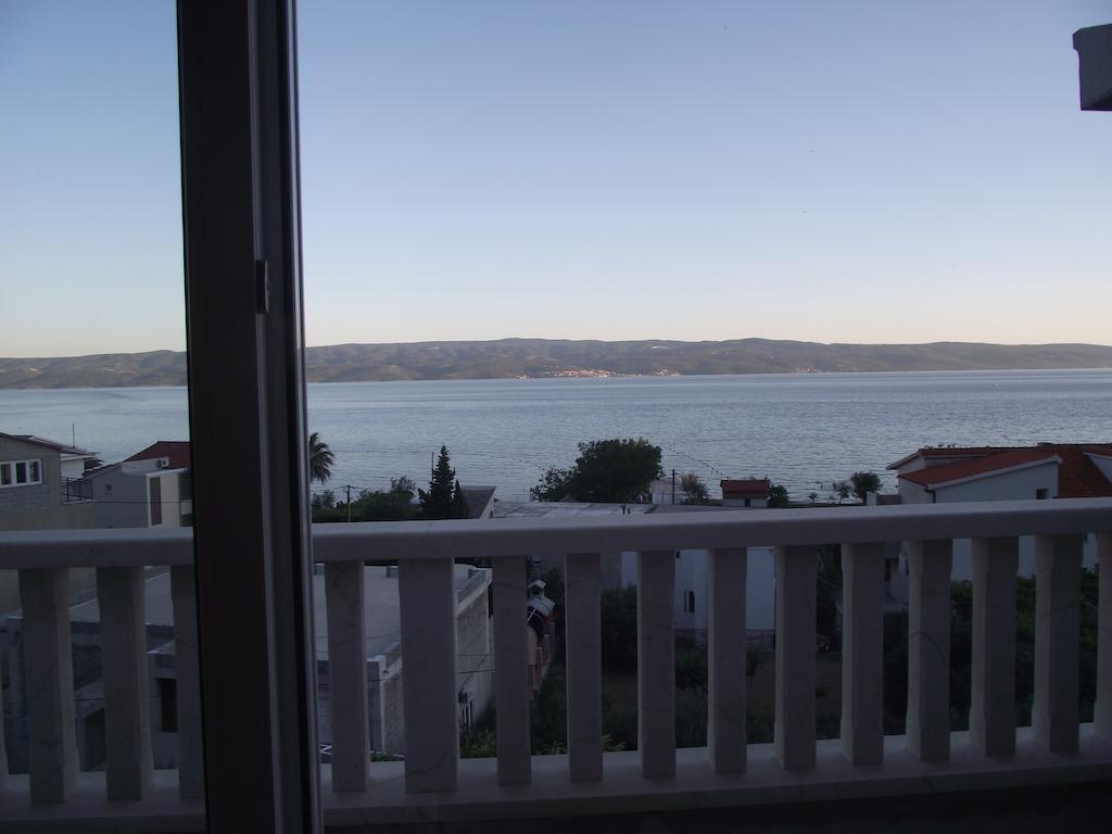Apartments Ticinovic Omis Ruang foto